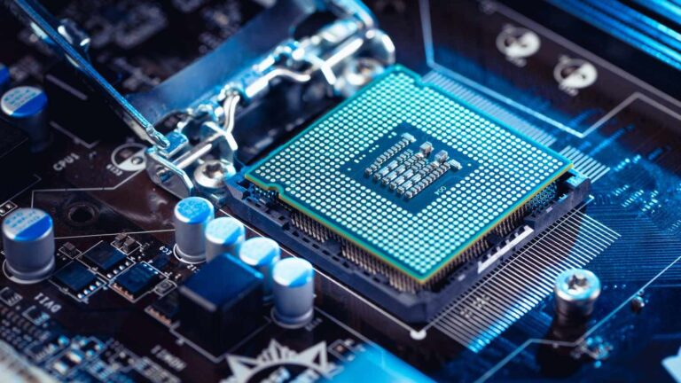 Cus Ret High Precision Tech Invest Semiconductor